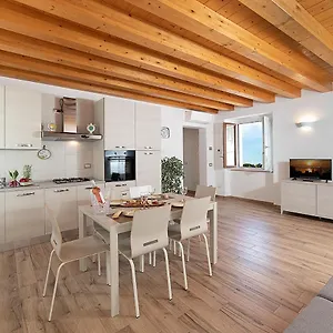 Casa Rossa - Regarda Travel Bardolino