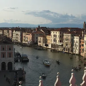 https://ea-casa-de-m-lincanto-di-vivere-venezia.hotelinveneto.com