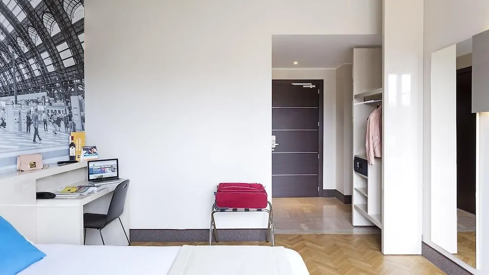B&B Hotel Milano Sant'Ambrogio Италия