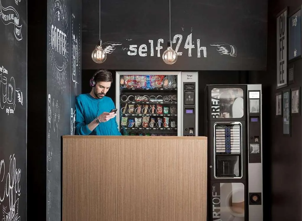 ***  B&B Hotel Milano Sant'Ambrogio Италия